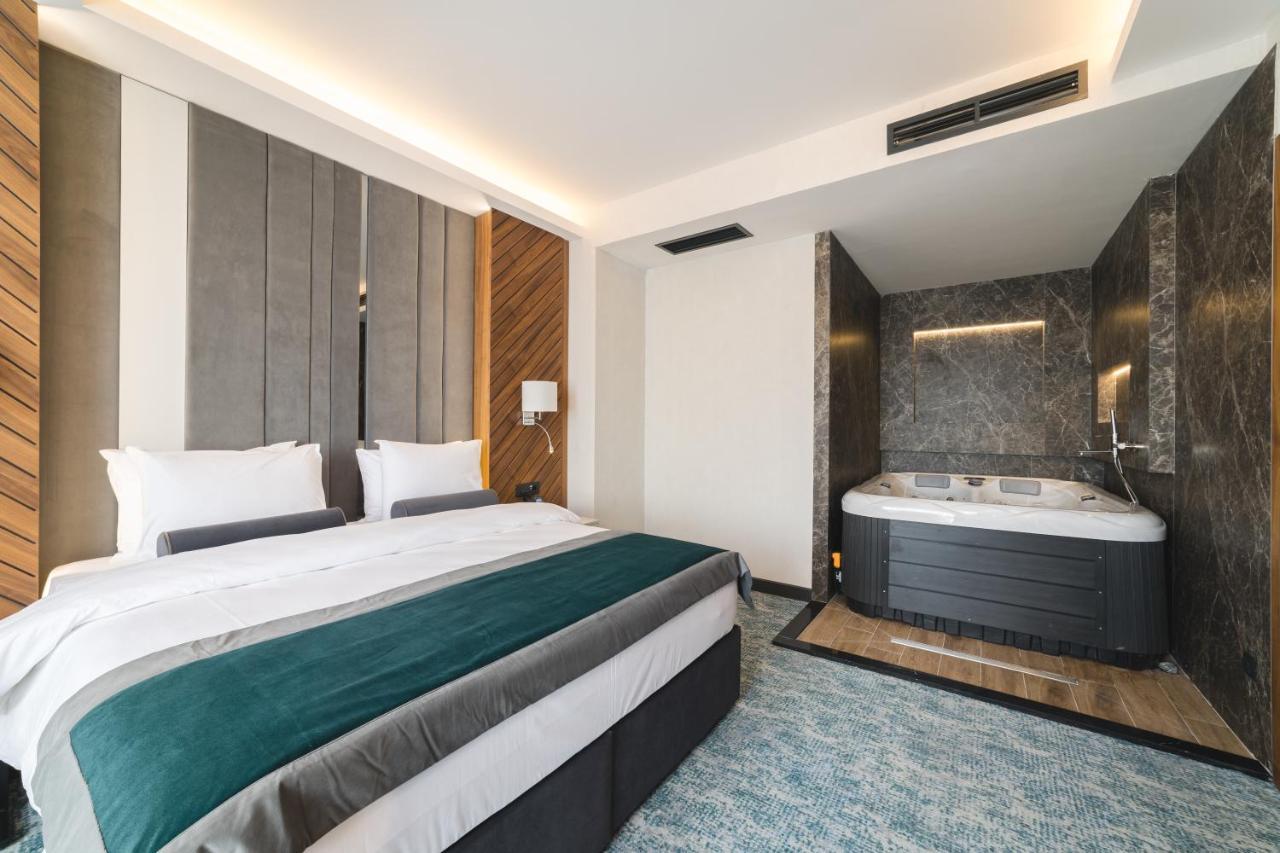Bristol Hotel 波德戈里察 外观 照片
