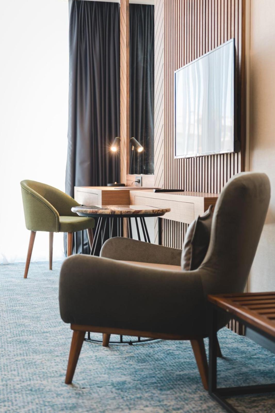 Bristol Hotel 波德戈里察 外观 照片
